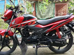 Honda Livo . 2025