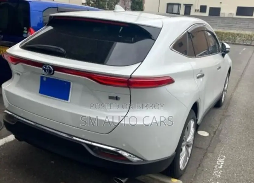 Toyota Harrier Hybrid Z Pearl Color 2023