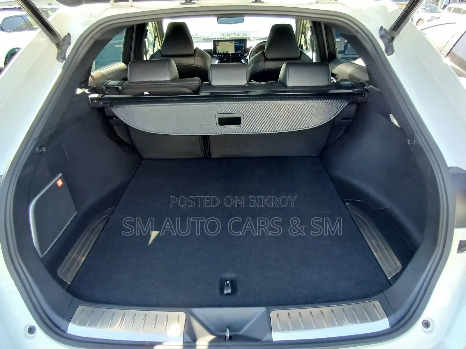 Toyota Harrier Hybrid Z Pearl Color 2023