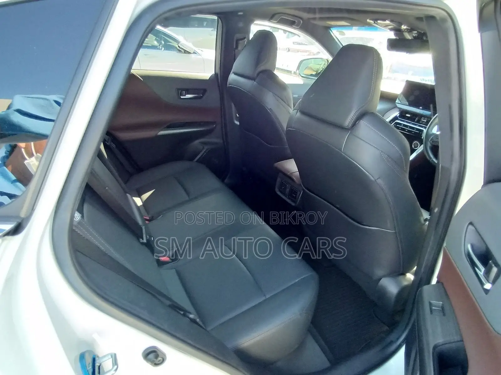 Toyota Harrier Hybrid Z Pearl Color 2023