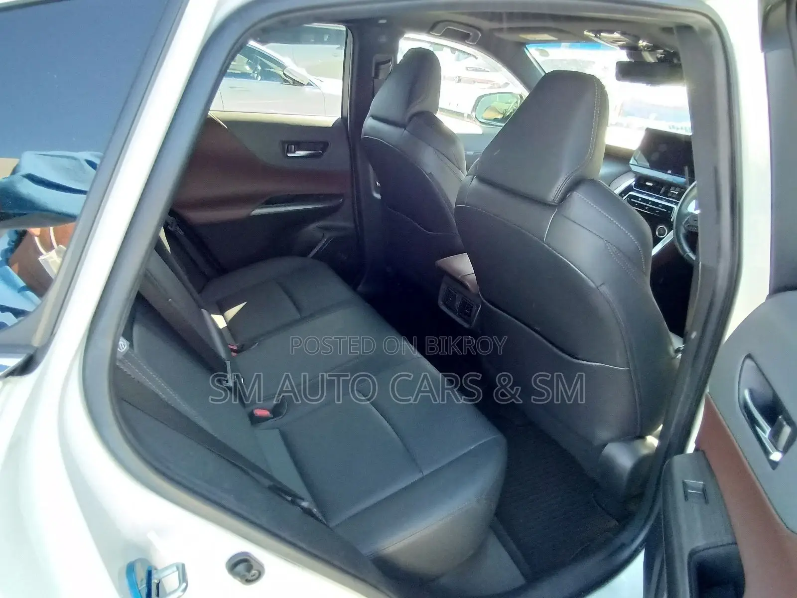Toyota Harrier Hybrid Z Pearl Color 2023