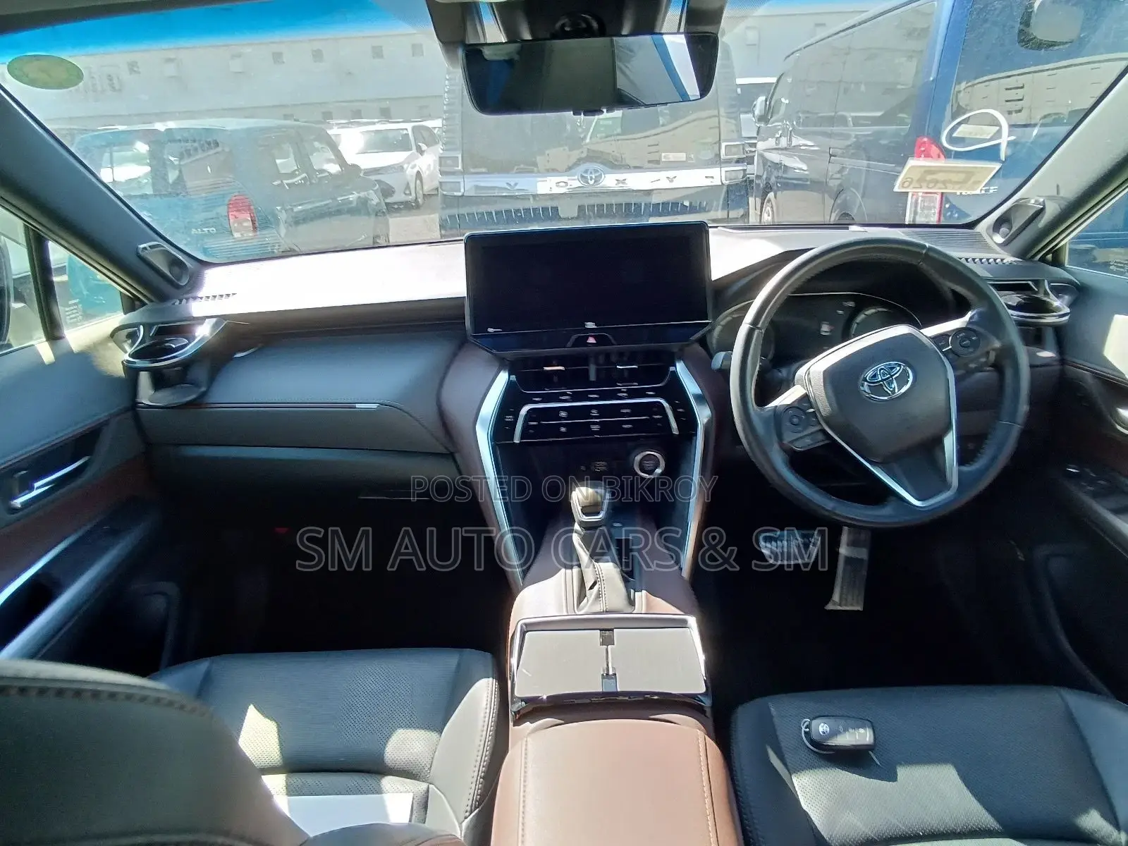 Toyota Harrier Hybrid Z Pearl Color 2023
