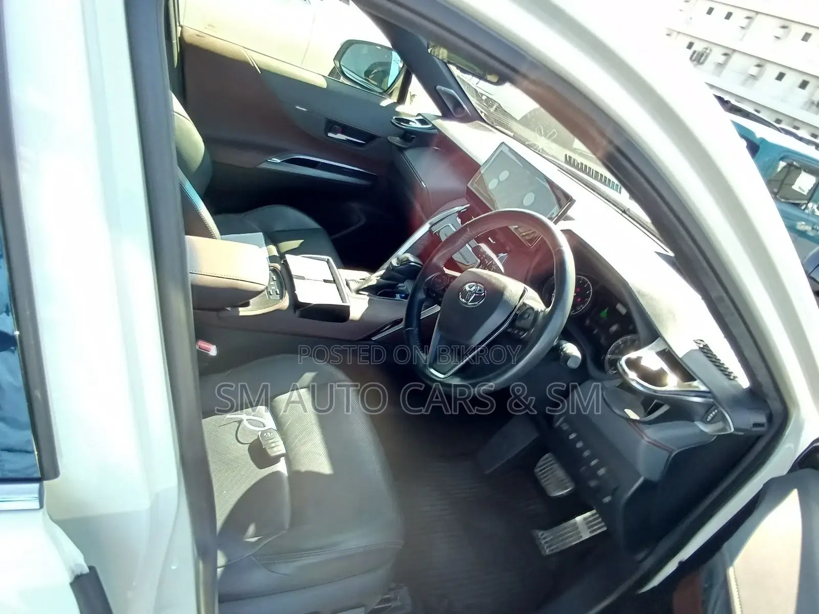 Toyota Harrier Hybrid Z Pearl Color 2023
