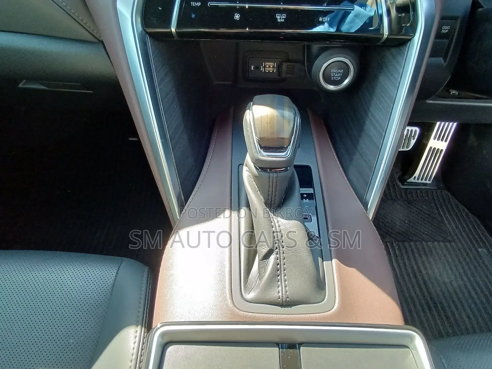Toyota Harrier Hybrid Z Pearl Color 2023