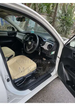 Toyota Axio Hybrid 2014