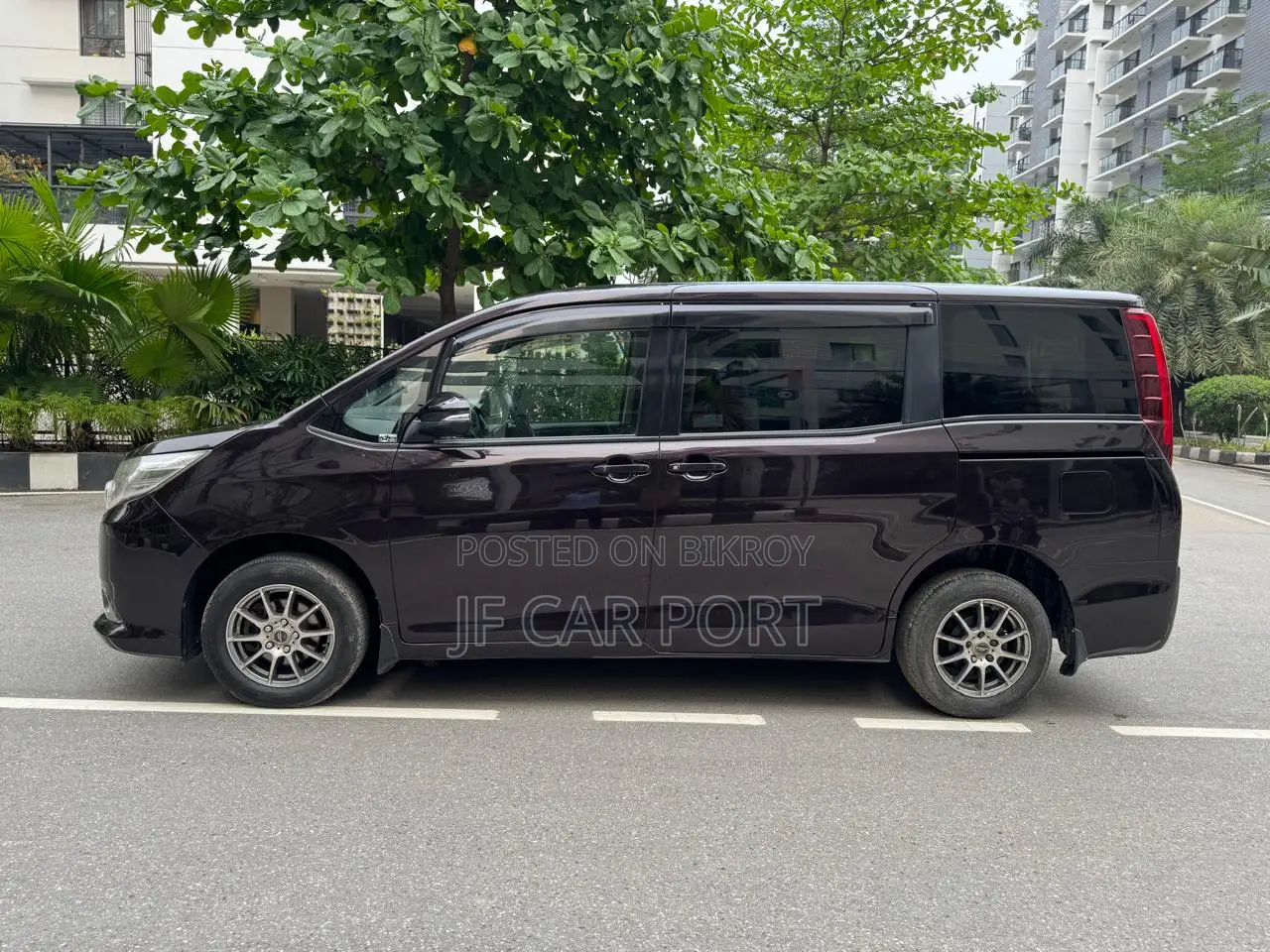 Toyota Noah Si Super Fresh LPG 2014