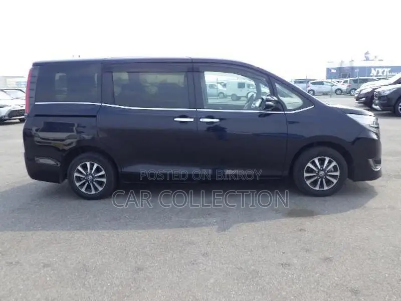 Toyota Esquire Gi Premium HV Black 2021