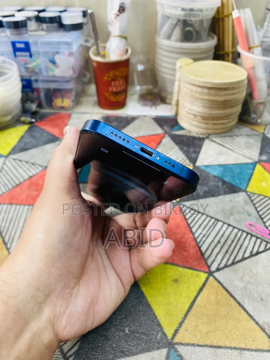 Apple iPhone 12 (Used)
