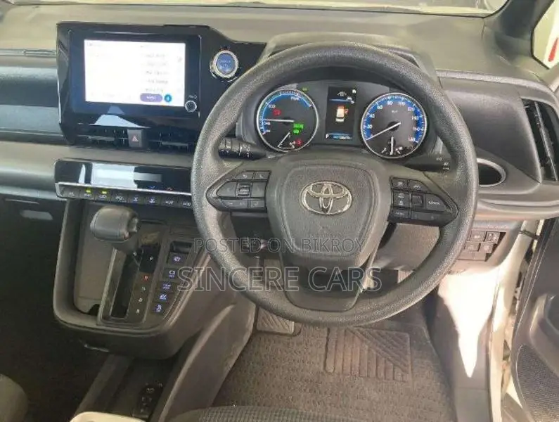 Toyota Noah X HYB PUSH 2DR POWER 2022