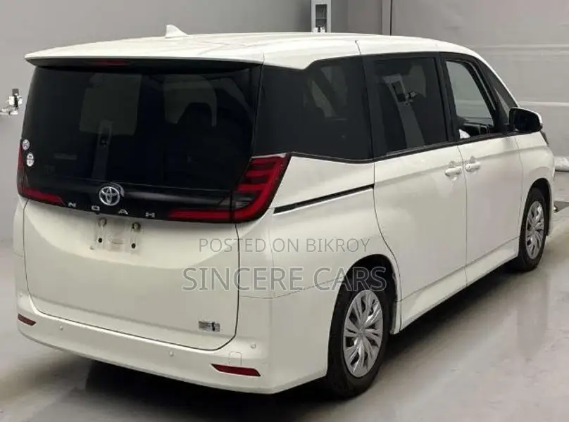 Toyota Noah X HYB PUSH 2DR POWER 2022