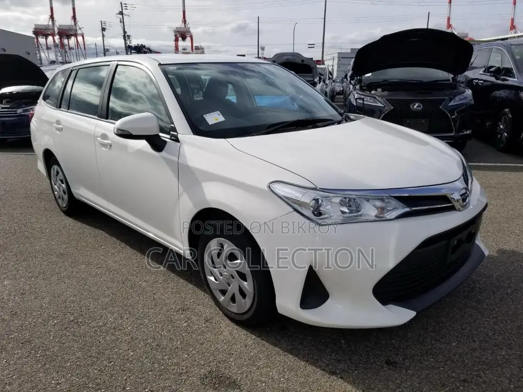 Toyota Fielder Ex 2020