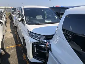 Toyota Noah SZ PKG HYB 360 2023