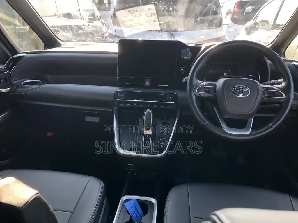 Toyota Noah SZ PKG HYB 360 2023