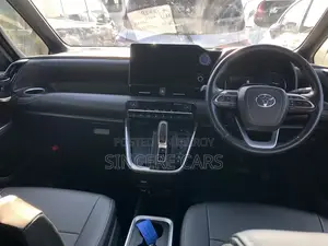 Toyota Noah SZ PKG HYB 360 2023