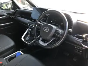 Toyota Noah SZ PKG HYB 360 2023