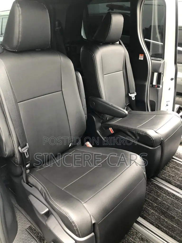 Toyota Noah SZ PKG HYB 360 2023