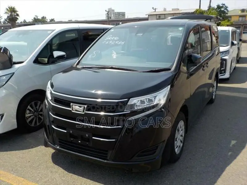 Toyota Noah Non Hybrid X Black 2021