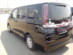 Toyota Noah Non Hybrid X Black 2021