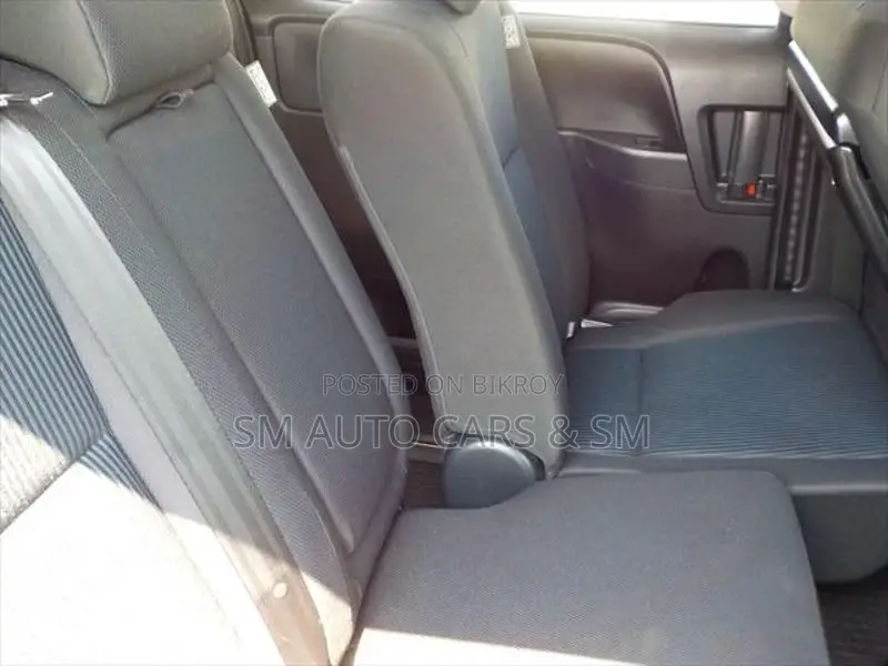 Toyota Noah Non Hybrid X Black 2021