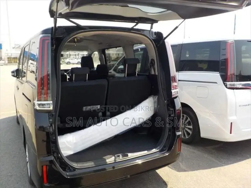 Toyota Noah Non Hybrid X Black 2021