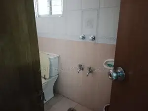 গুলশান ২-এ ভালো মানের ৩ বেডরুমের আন-ফার্নিশড ফ্ল্যাট ভাড়া
