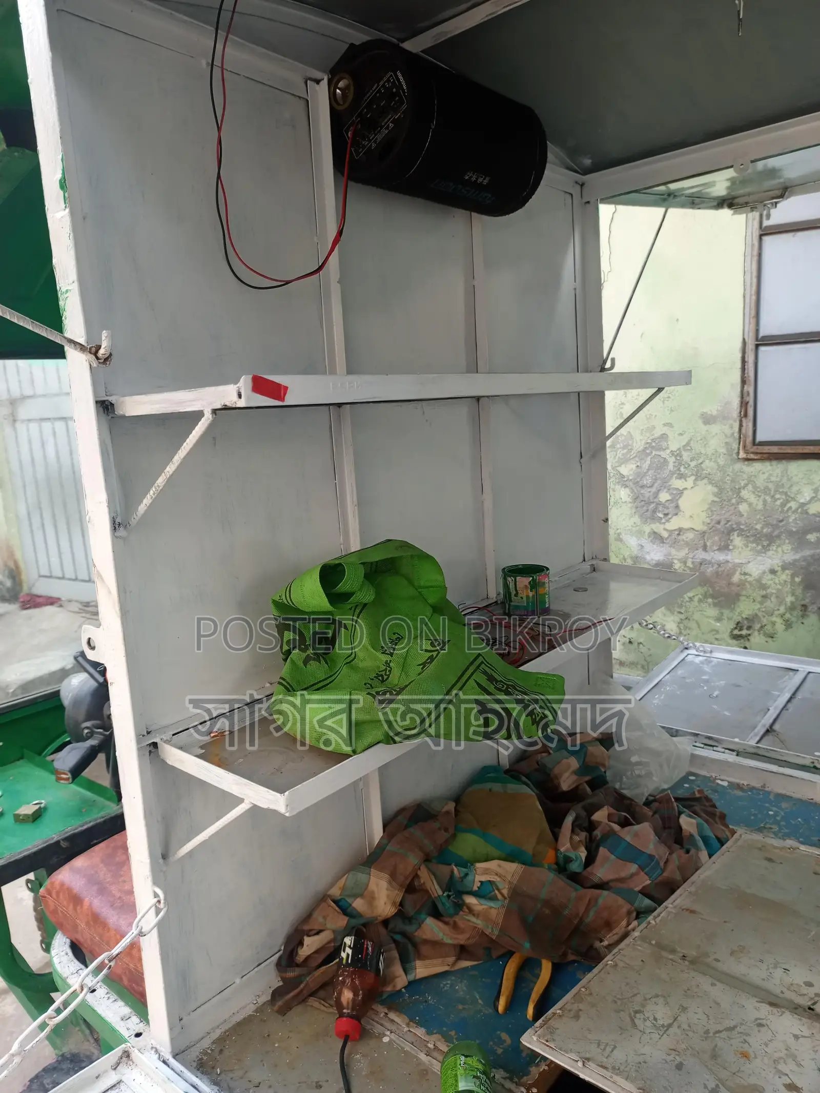 ফুটকাট,, কাপরের দোকান দিতে পারবেন