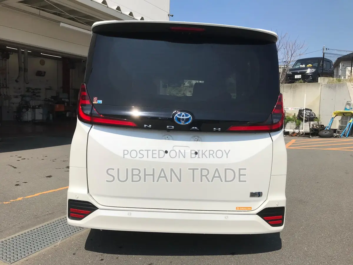 Toyota Noah SZ PKG FULL OPTIONS 2022