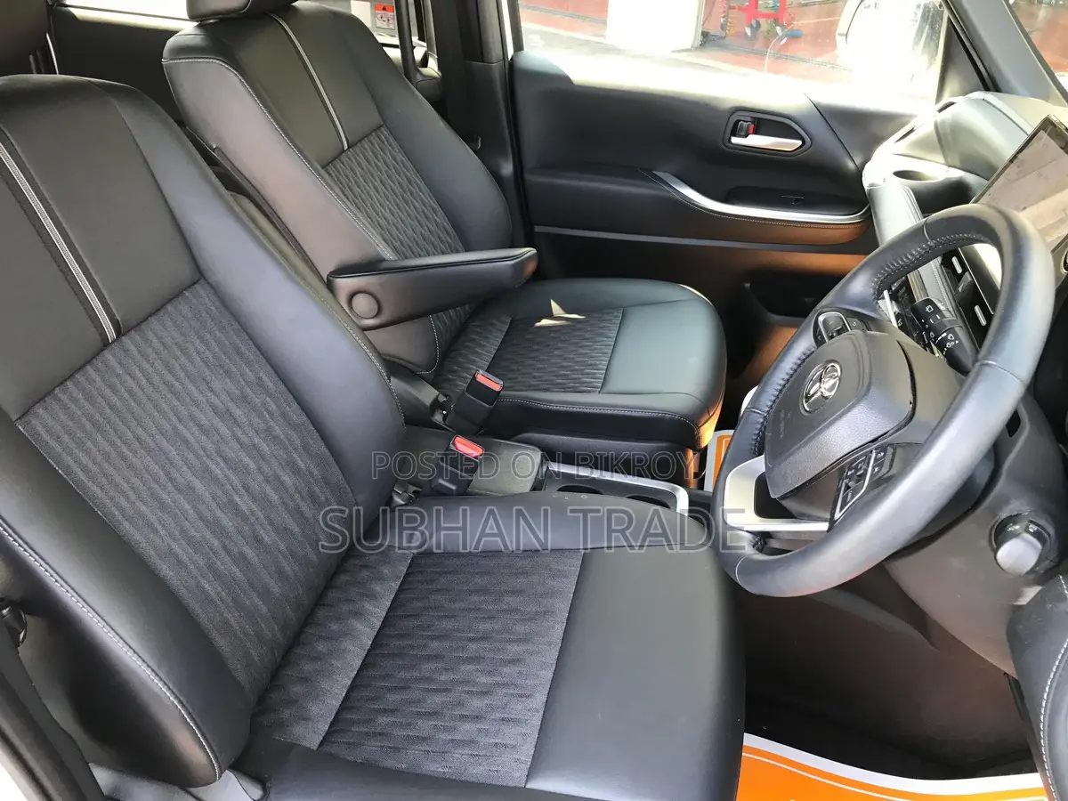 Toyota Noah SZ PKG FULL OPTIONS 2022