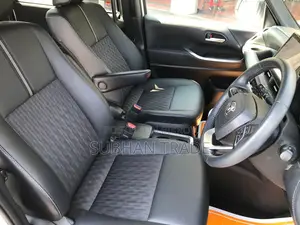 Toyota Noah SZ PKG FULL OPTIONS 2022