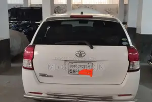 Toyota Fielder 2012