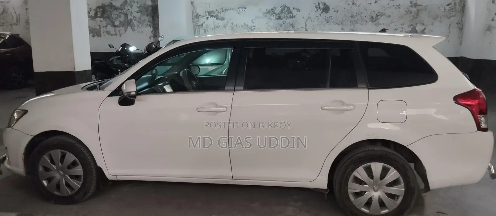 Toyota Fielder 2012