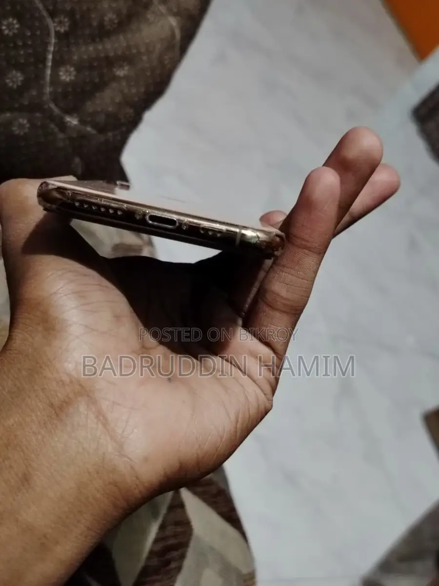 Apple iPhone XS (Used)