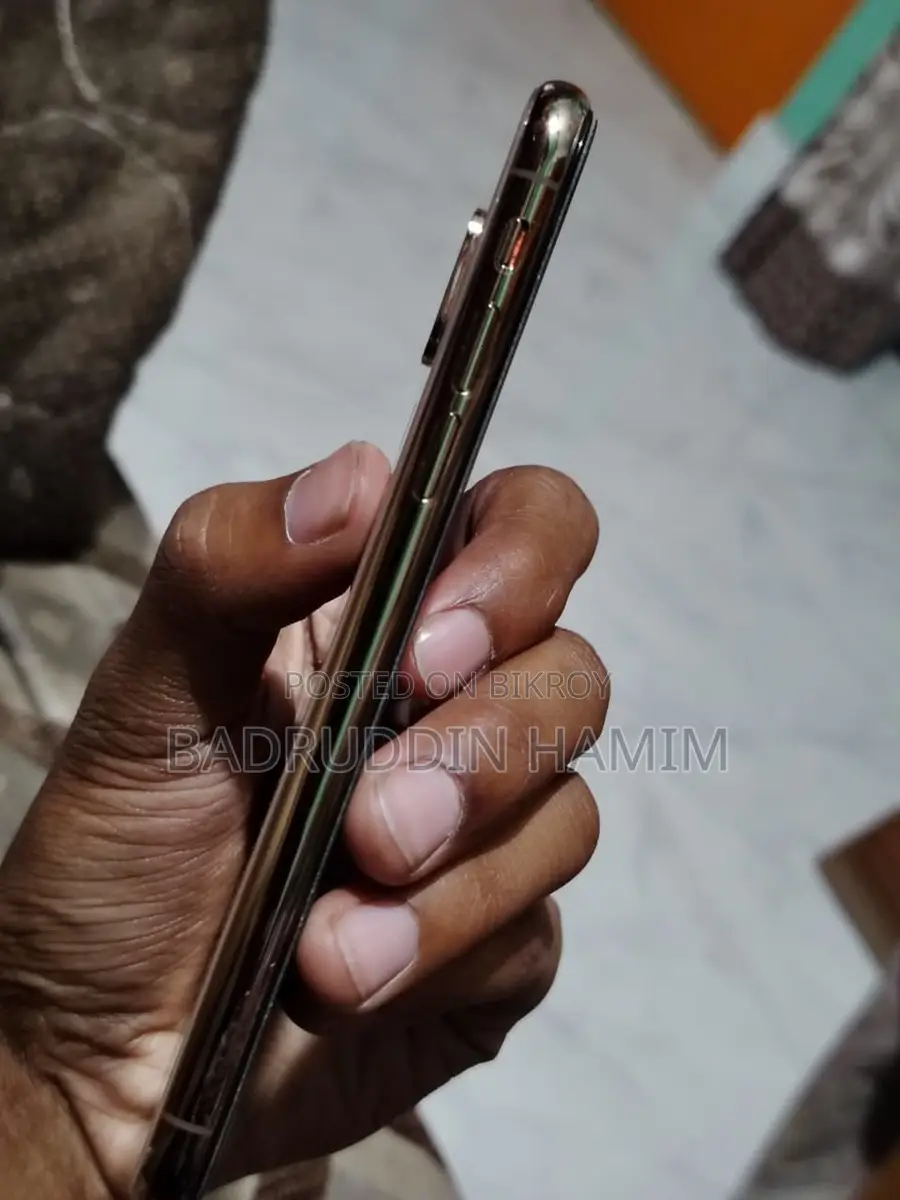 Apple iPhone XS (Used)