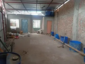 একটি নিষ্কণ্টক বাড়িসহ জমি বিক্রয় করা হবে।