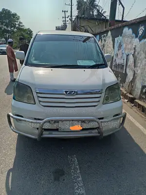 Toyota Noah x 2003