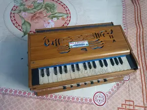 Harmonium (good quality)