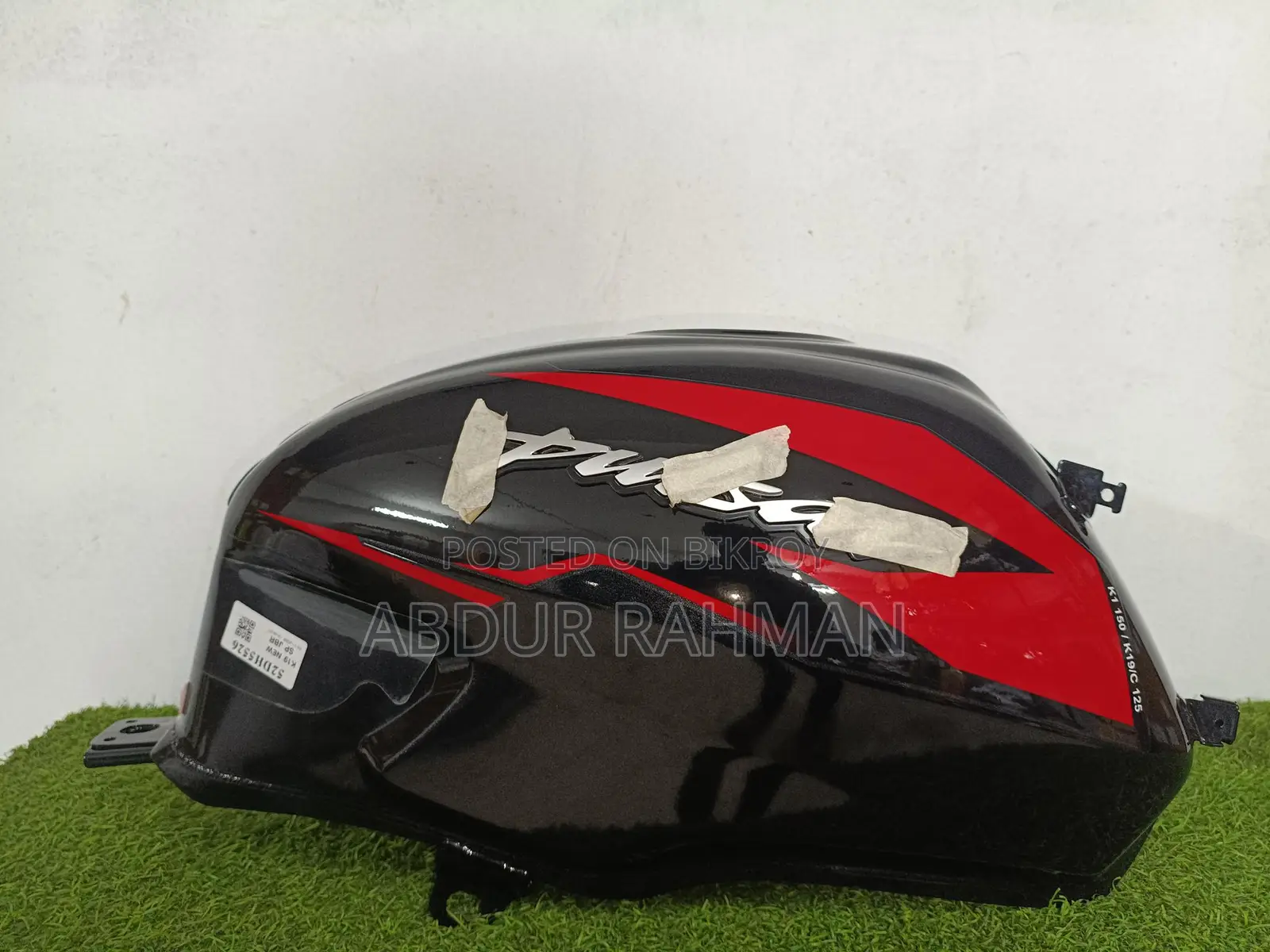 Pulsar 150 Fuel Tank Black Red