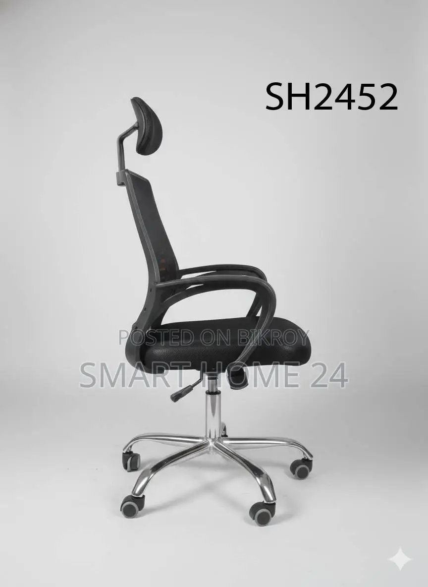 Ergonomic Mesh Office Chair – Modern Design, Comfortable Seating, and Durable Steel Base