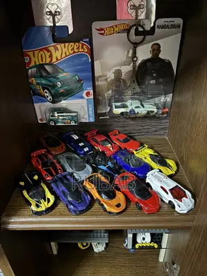 19 Collector Pcs Hot Wheels Mainline For Sell