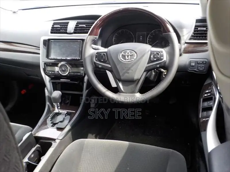 Toyota Premio F Package 2020