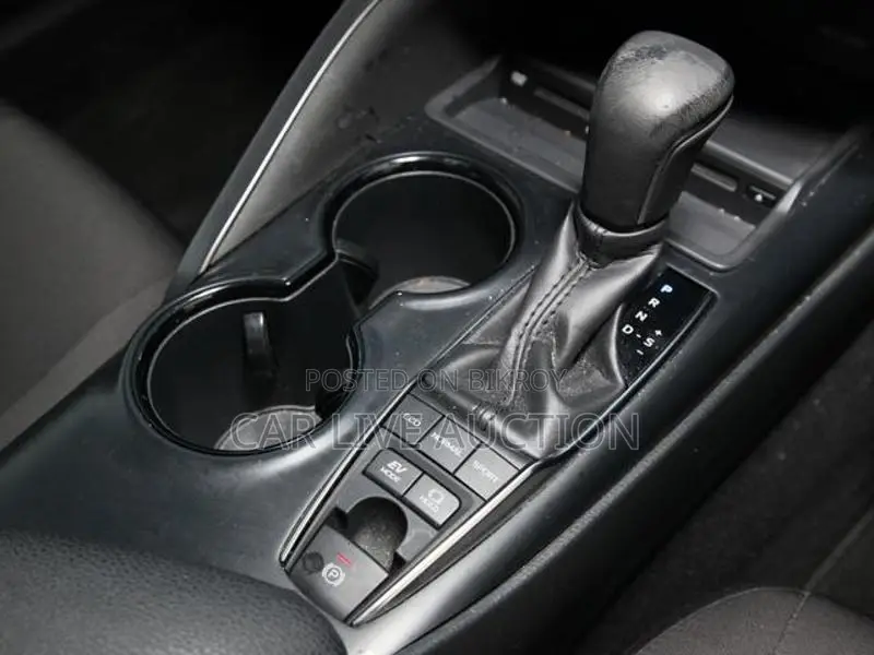 Toyota Camry Hybrid X 2021