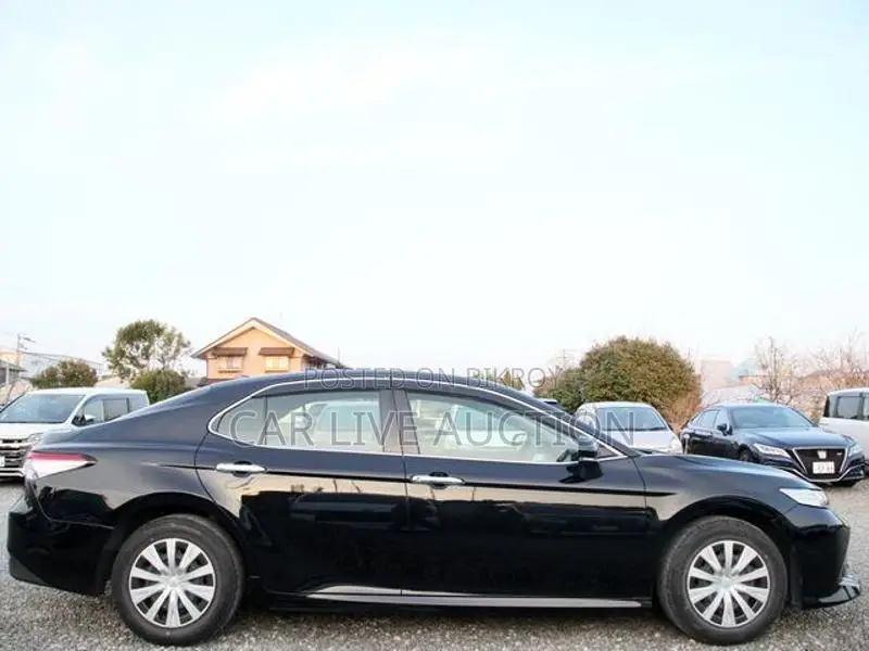 Toyota Camry Hybrid X 2021