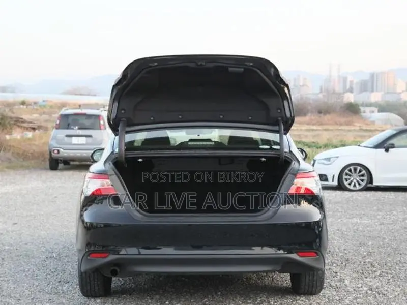 Toyota Camry Hybrid X 2021