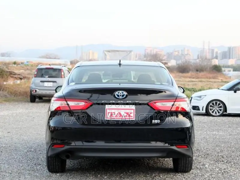 Toyota Camry Hybrid X 2021