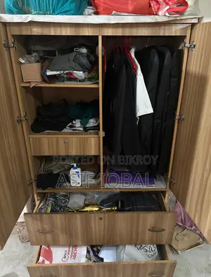Almirah for sell