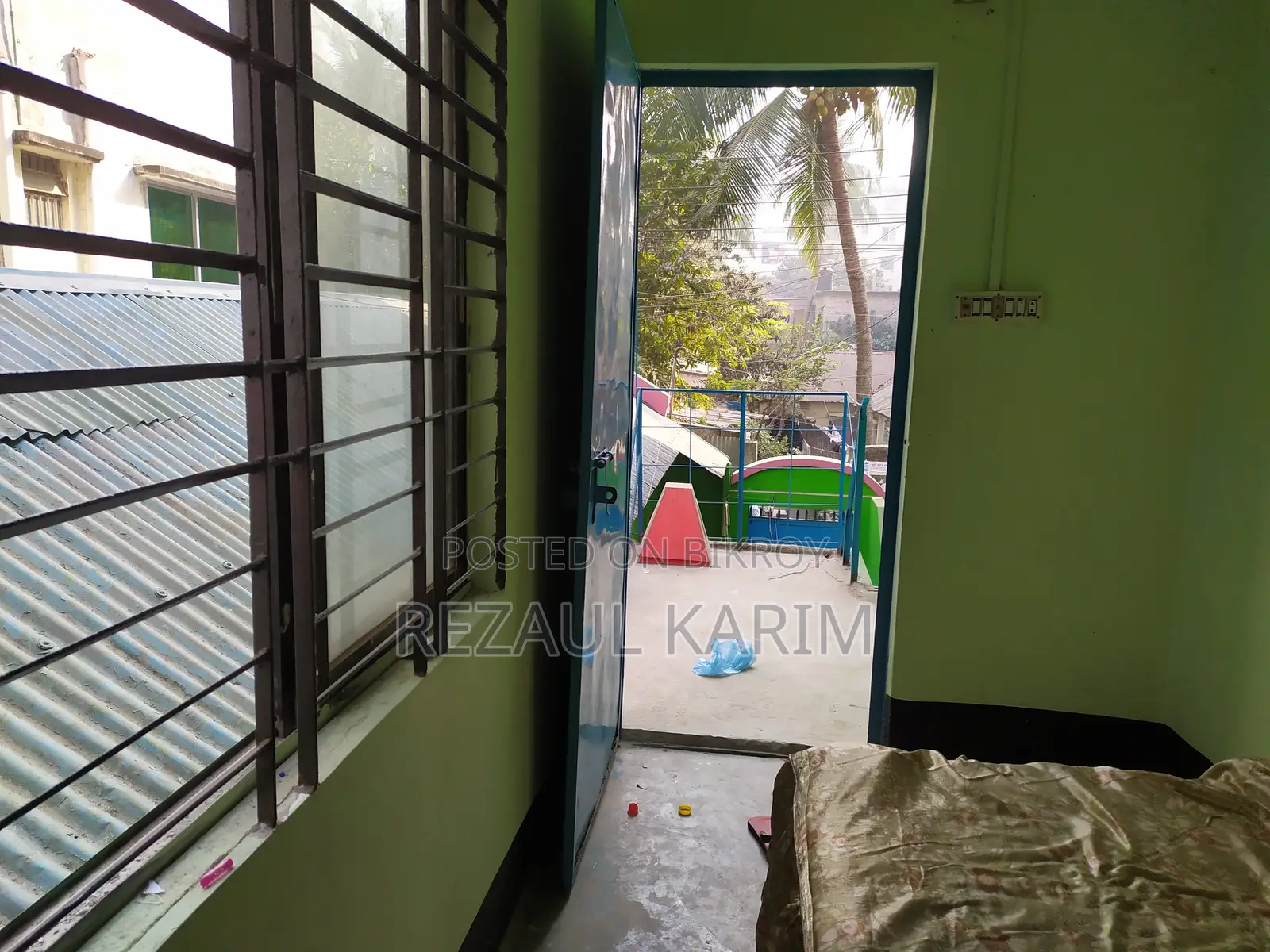 1-Room Apartment on 2nd Floor (Only for Female)
