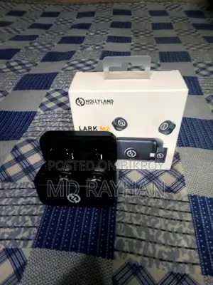 Hollyland LARK M2 wireless microphone system