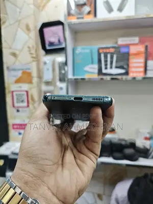 Samsung Galaxy S22 (ব্যবহৃত)
