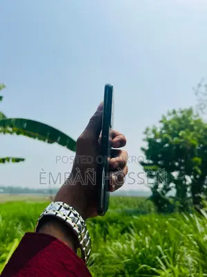 Samsung Galaxy S22 (Used)