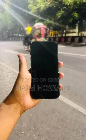 Apple iPhone 13 (Used)